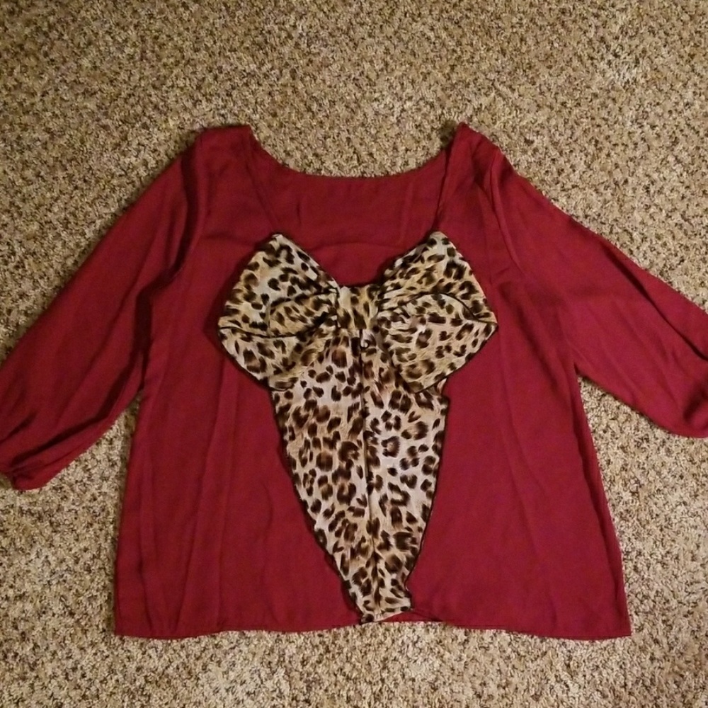 3/4 Sleeve Cheetah Bow Back Shirt